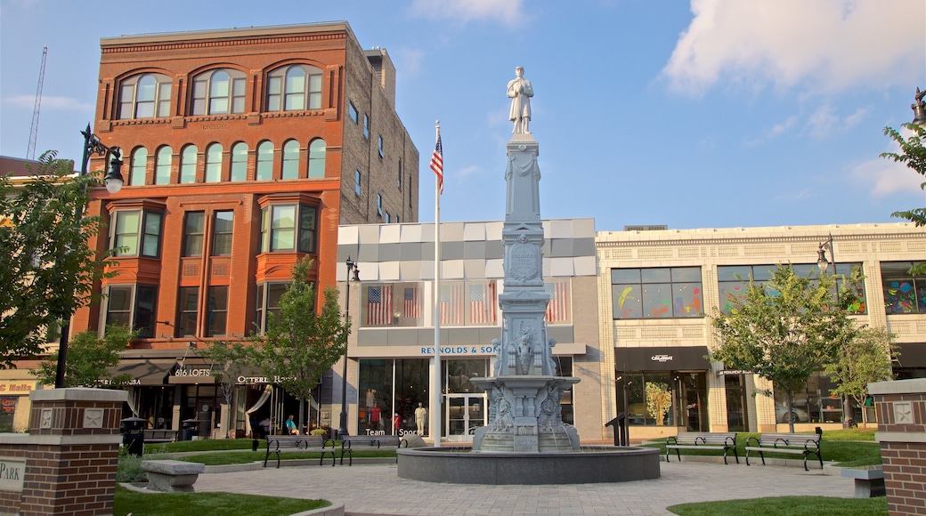 Grand Rapids showing a park and a fountain