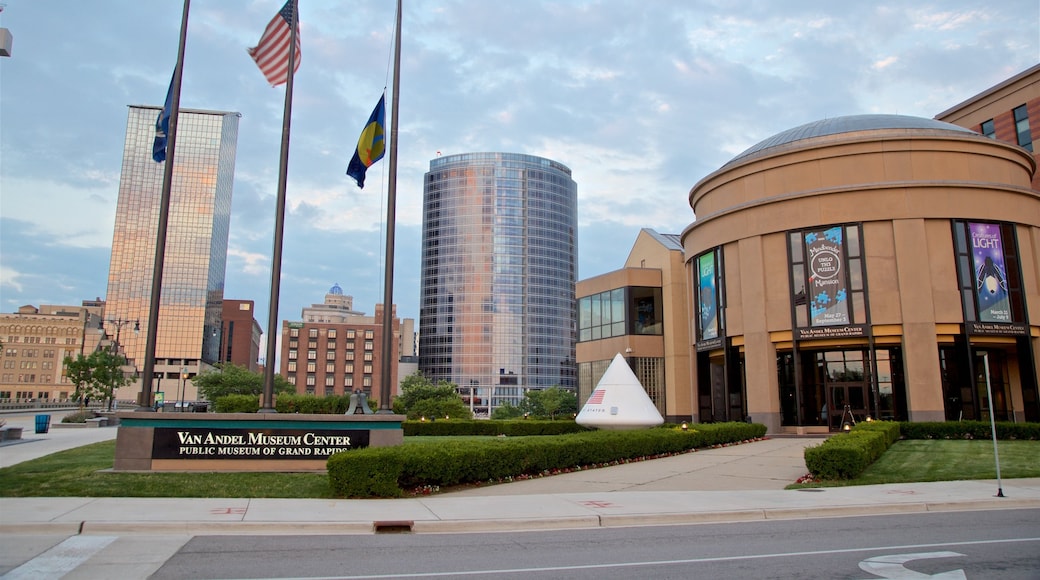 300175 Grand Rapids And Vicinity