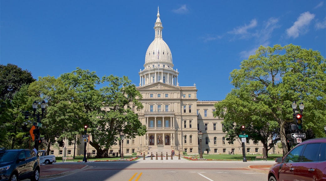 Capitólio Estadual de Michigan mostrando arquitetura de patrimônio