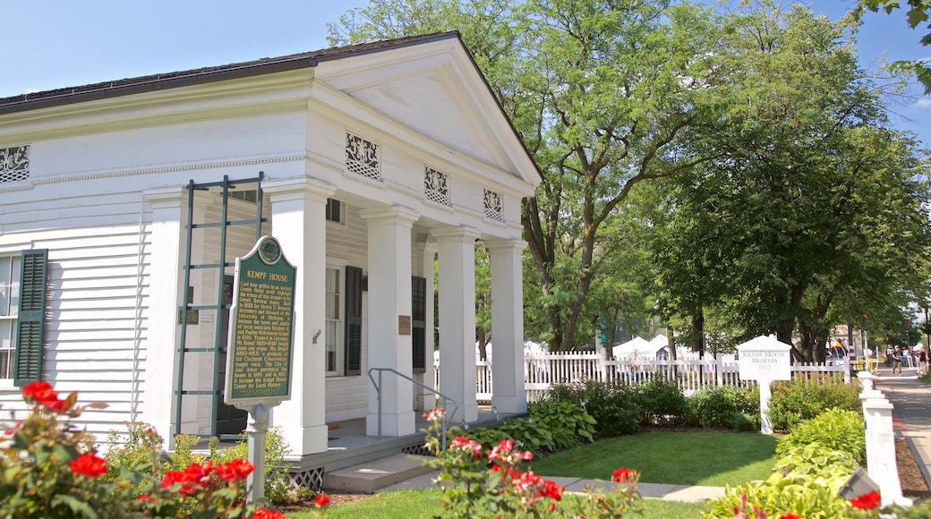 Huis van Starr Kempf bevat een huis en wilde bloemen