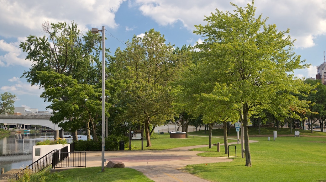 Adado Riverfront Park showing a park