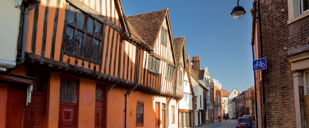 Ipswich showing a small town or village