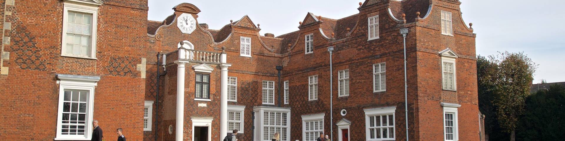 クライストチャーチ マンション フィーチャー 遺跡 と 家屋 及び 少数の人々