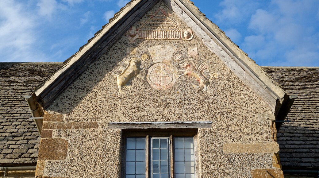 Sulgrave Manor which includes heritage elements