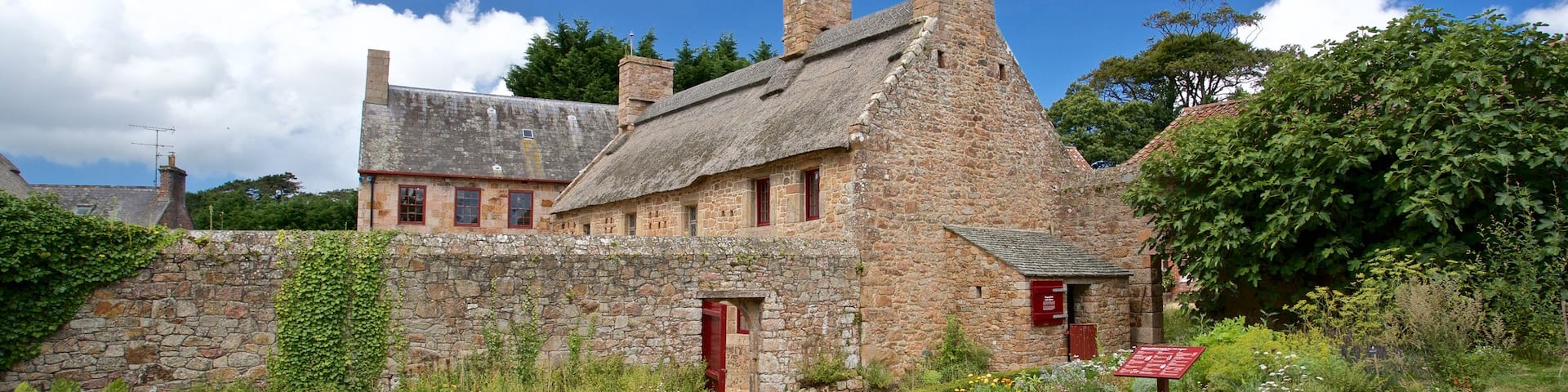 Hamptonne Country Life Museum which includes a house, a park and heritage elements