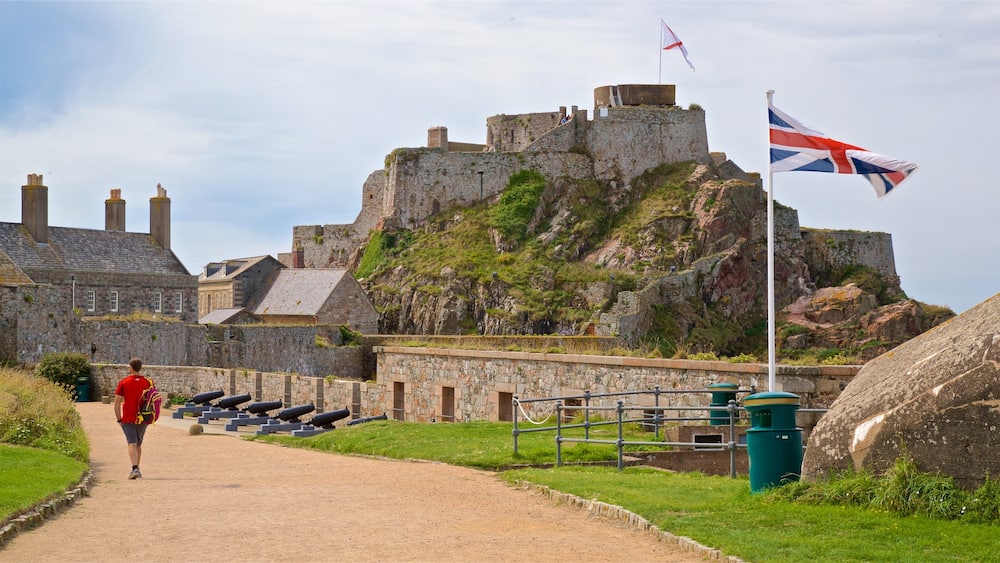 Elizabeth Castle som inkluderar chateau eller palats sÄvÀl som en man