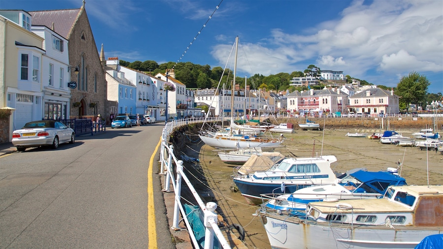 Saint Aubin ofreciendo una bahía o un puerto