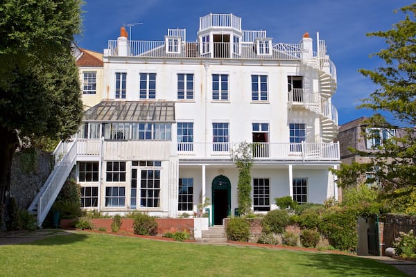 Hauteville House showing a house