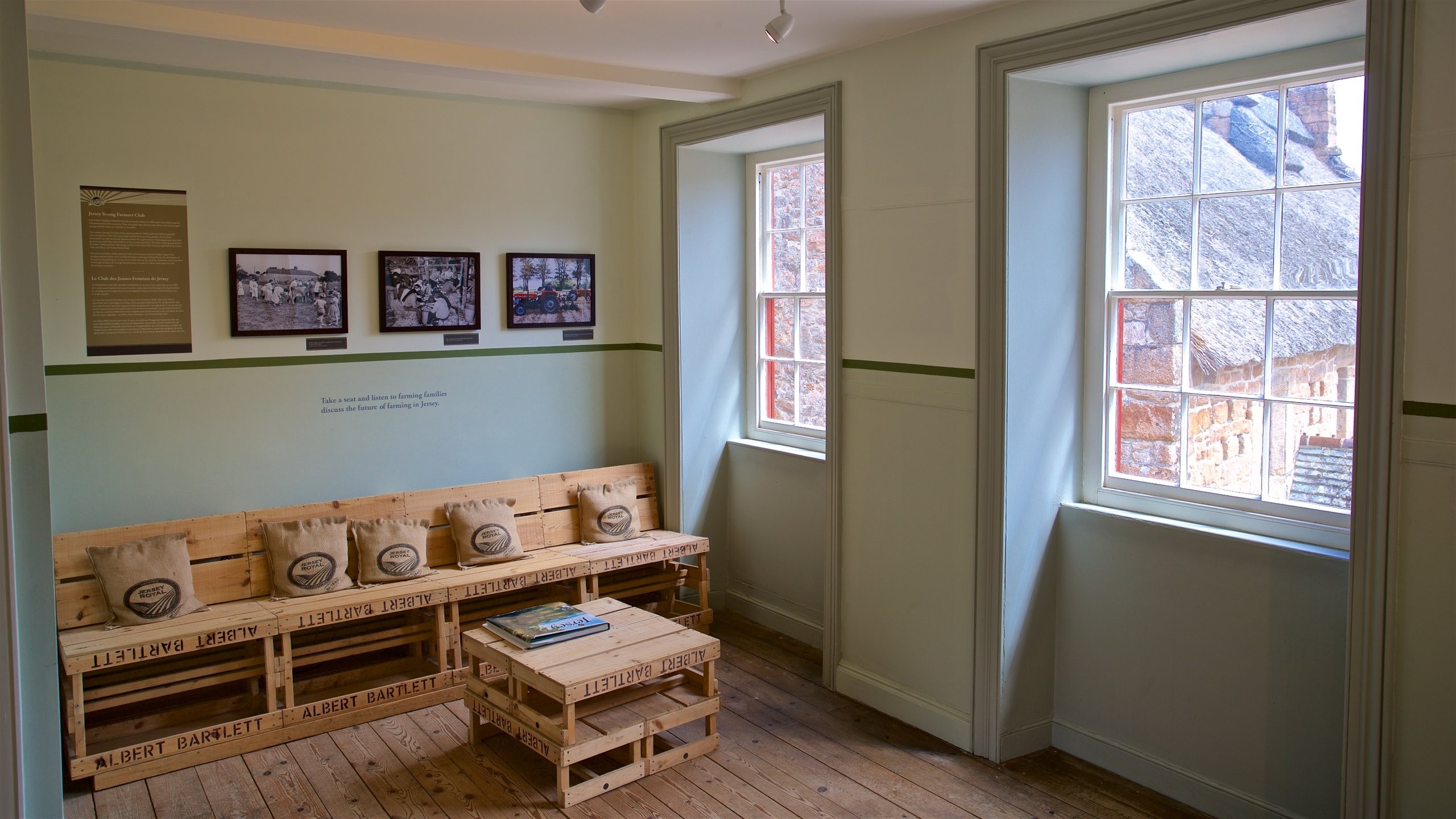 Hamptonne Country Life Museum featuring interior views