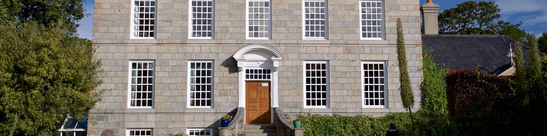 Sausmarez Manor showing a house