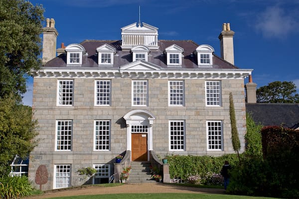Sausmarez Manor showing a house