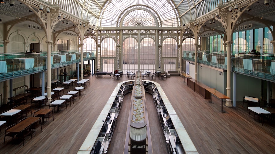 Royal Opera House showing a bar, heritage elements and interior views