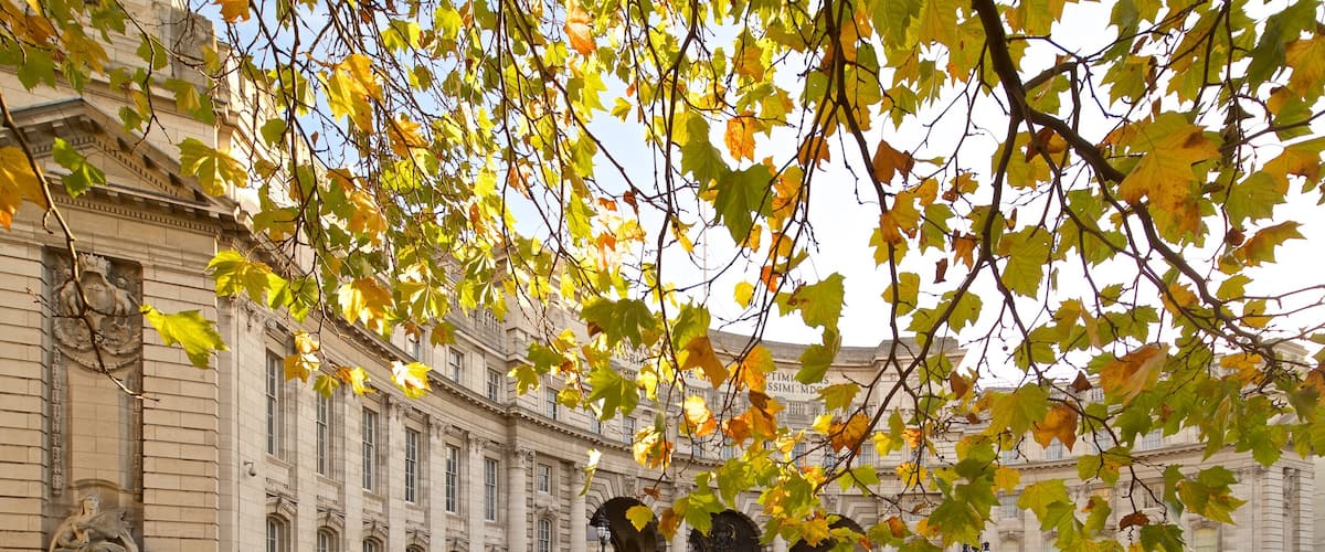 Admiralty Arch showing heritage architecture