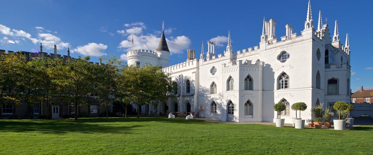 Strawberry Hill mit einem Garten, historische Architektur und Burg