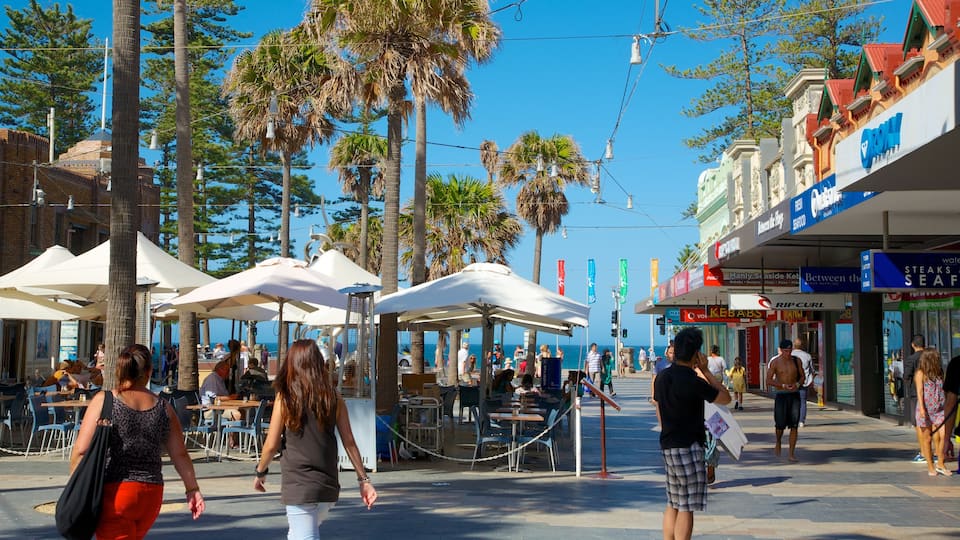 Manly Beach mit einem Essen im Freien, Straßenszenen und tropische Szenerien