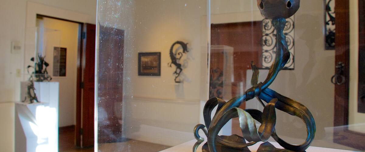 Villa Terrace Decorative Arts Museum featuring art and interior views