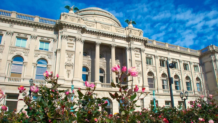 Milwaukee Public Library which includes a garden, heritage architecture and flowers