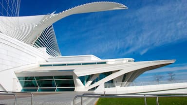 Milwaukee Art Museum which includes art and modern architecture