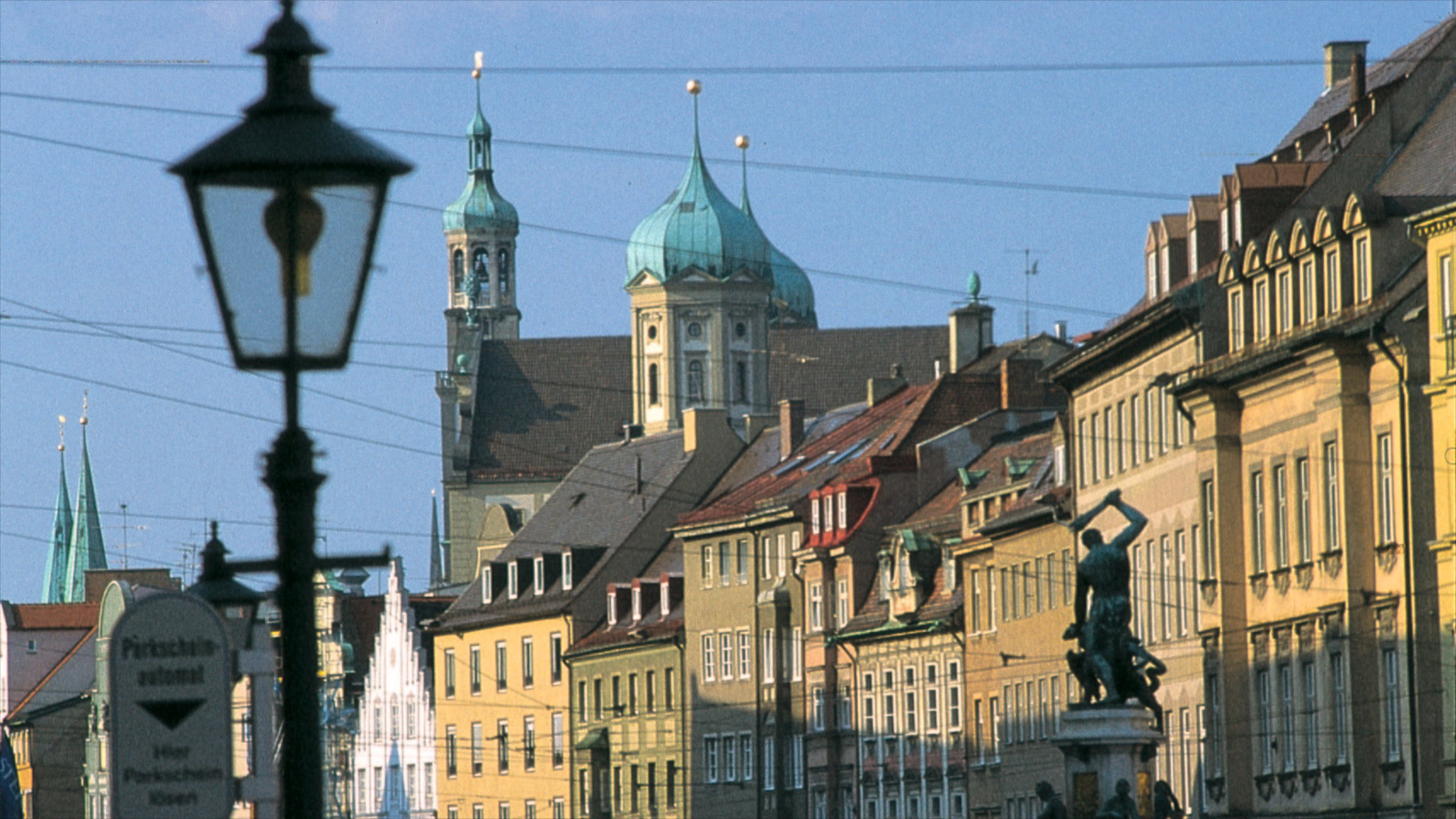 Augsburg caratteristiche di architettura d\'epoca, chiesa o cattedrale e città