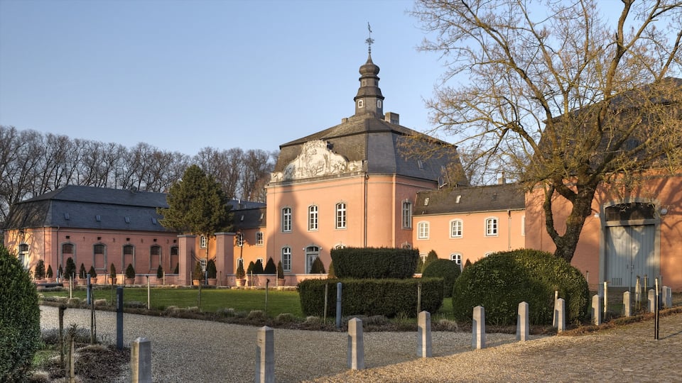 Moenchengladbach featuring a city, château or palace and a park