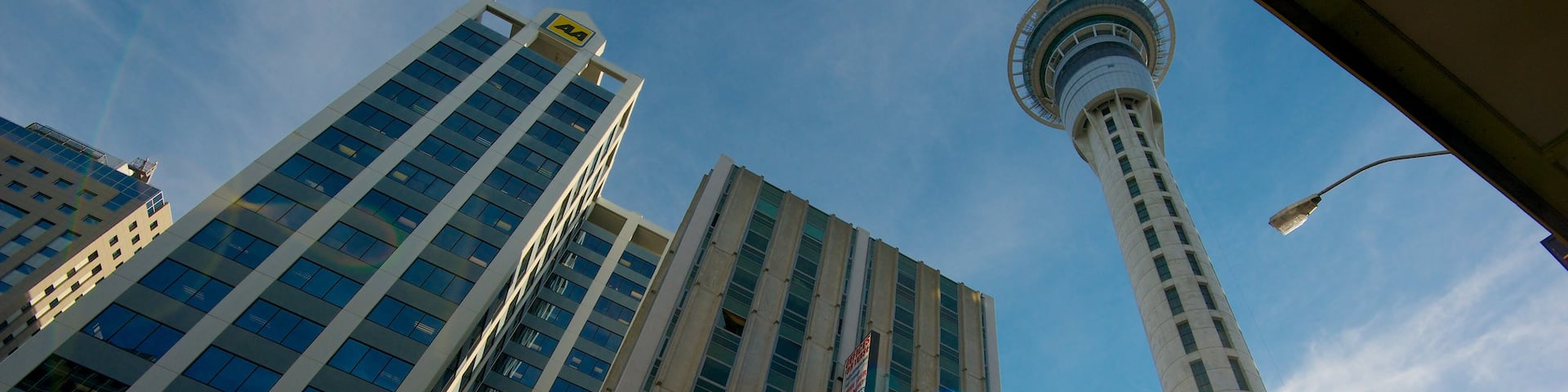 Sky Tower welches beinhaltet Wolkenkratzer, Stadt und moderne Architektur