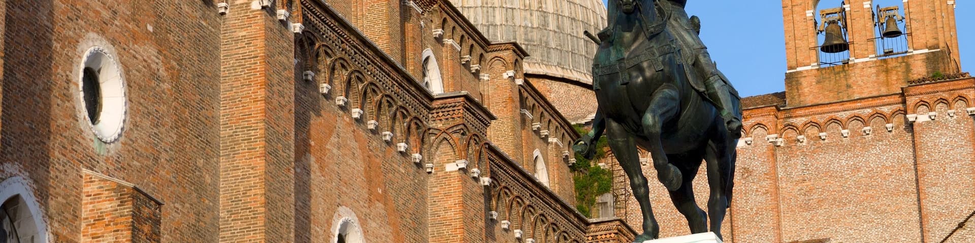 Église Santa Maria dei Miracoli qui includes aspects religieux et monument