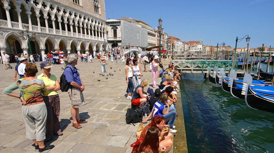 St. Mark\'s Square showing heritage architecture, street scenes and a bay or harbour