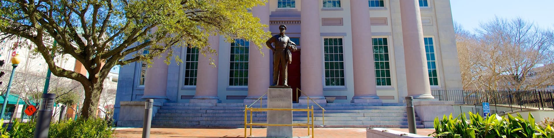 Douglas MacArthur Memorial which includes a memorial
