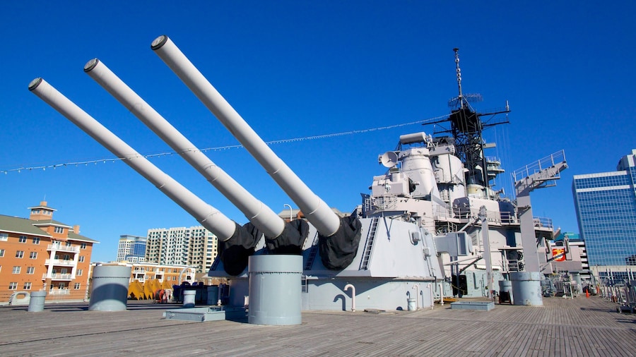 USS Wisconsin BB-64 mettant en vedette articles militaires