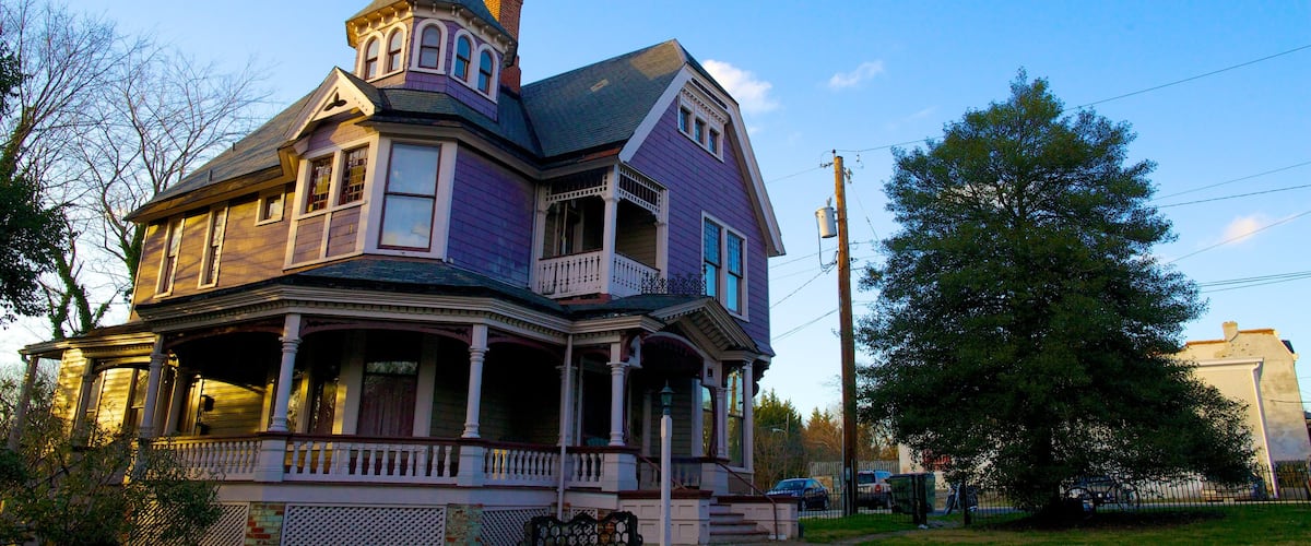 Richmond showing a house and heritage architecture