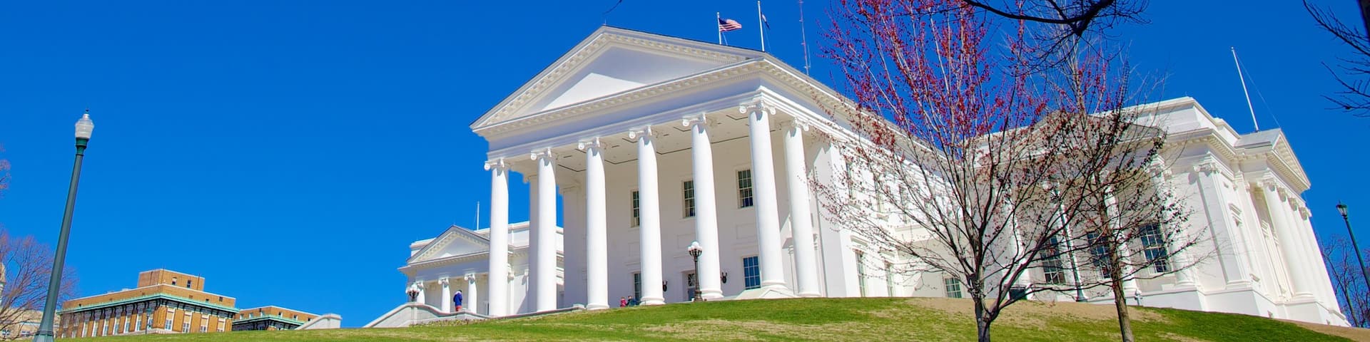 Virginia State Capitol ofreciendo patrimonio de arquitectura y una ciudad