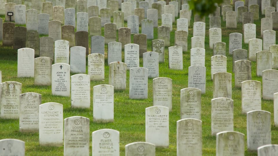 Arlington ofreciendo un cementerio