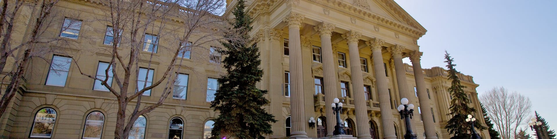 Alberta Legislature Building qui includes un édifice administratif et architecture patrimoniale