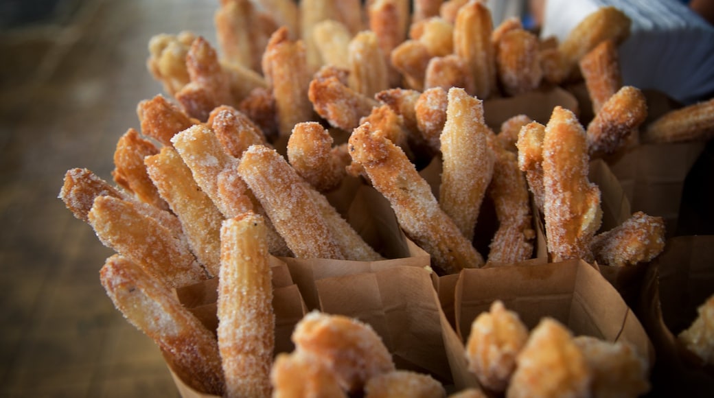 Isla Mujeres showing food