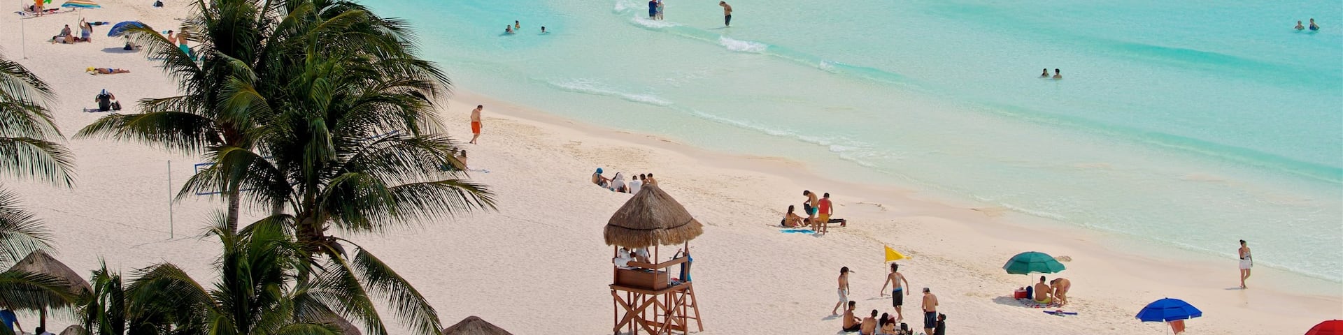 ガビオタ アズール ビーチ フィーチャー スイミング, 海岸線の眺め と 常夏の風景