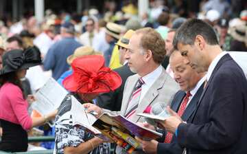 チャーチルダウンズ競馬場 サウス ルイビル エクスペディア チャーチルダウンズ競馬場 サウス ルイビル エクスペディア