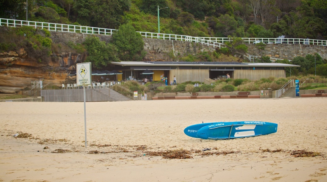 Tamarama Beach bevat algemene kustgezichten en een zandstrand