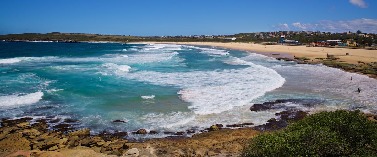 Maroubra Beach which includes general coastal views and rocky coastline