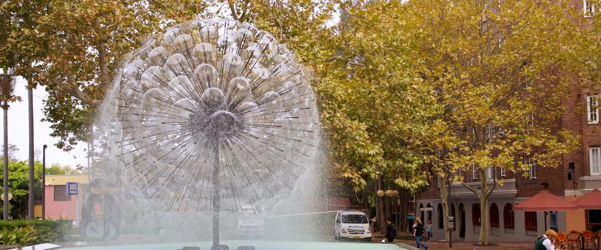 El Alamein Fountain showing a fountain