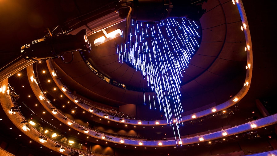 Centre polyvalent dédié aux spectacles AT&T Performing Arts Center qui includes scènes de théâtre et vues intérieures