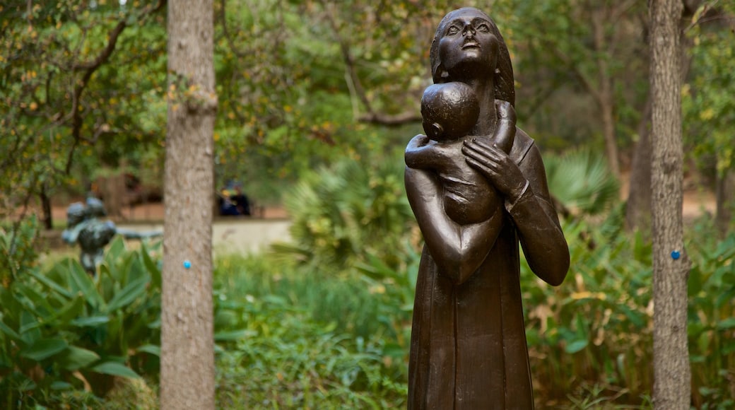 Umlauf Sculpture Garden and Museum which includes a statue or sculpture and a park