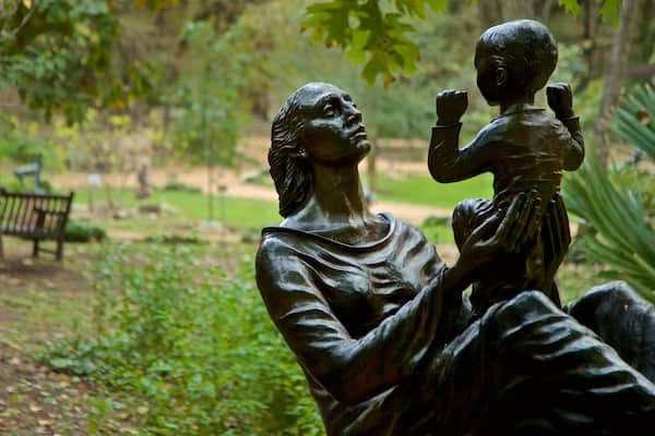 Umlauf Sculpture Garden and Museum welches beinhaltet Statue oder Skulptur und Garten
