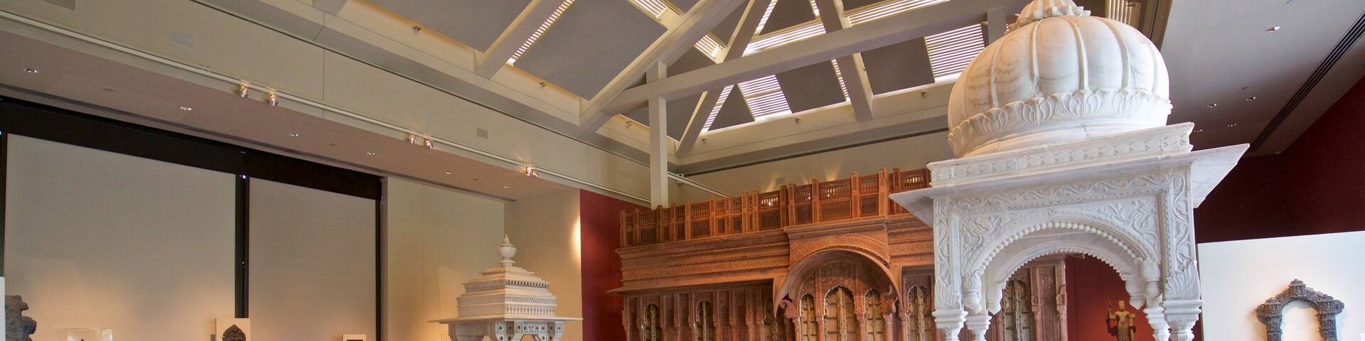 Trammell and Margaret Crow Collection of Asian Art showing interior views