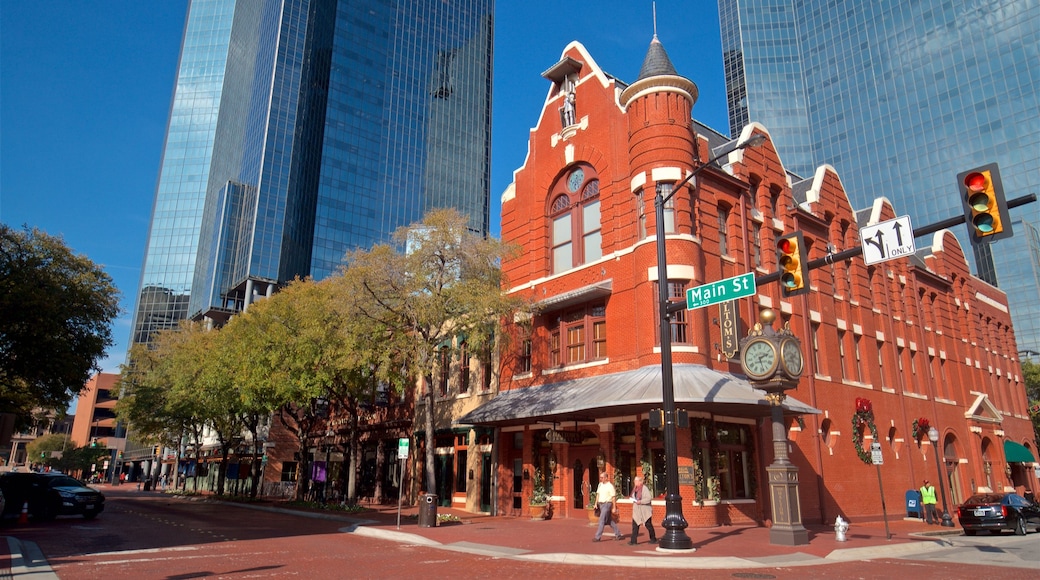 Sundance Square mostrando una ciudad y elementos del patrimonio