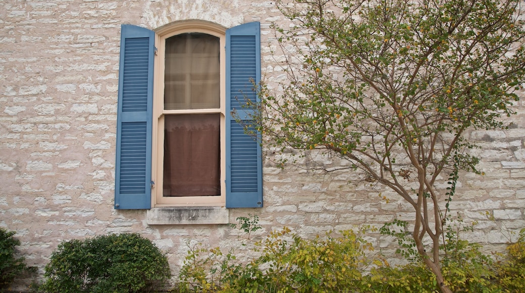 Bremond Block showing a house