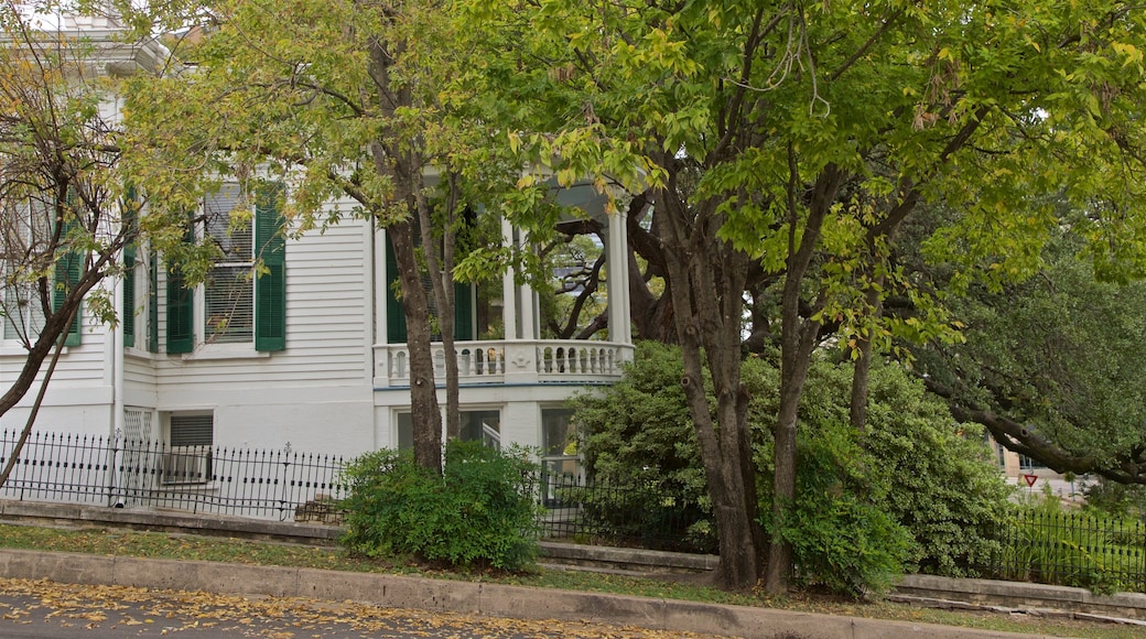 Bremond Block showing a house