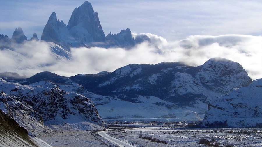 El Chalten featuring snow, mountains and landscape views