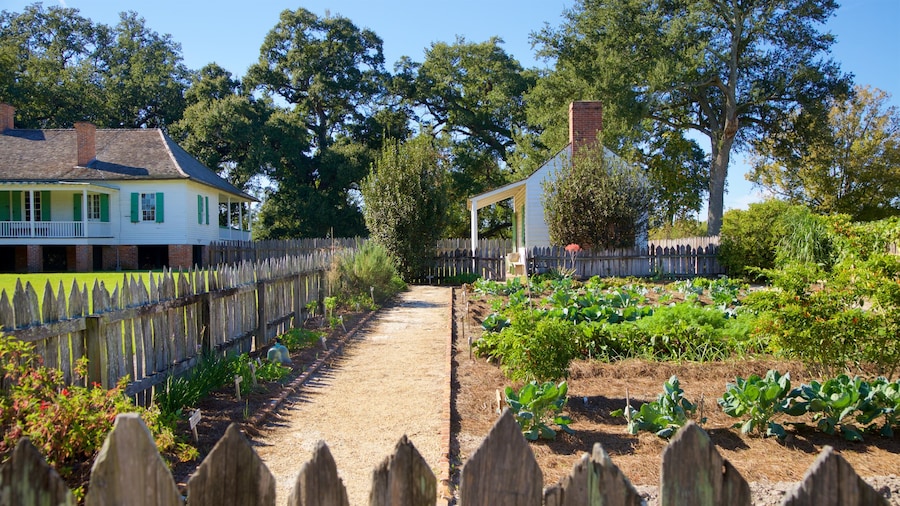 Magnolia Mound Plantation House som omfatter en park