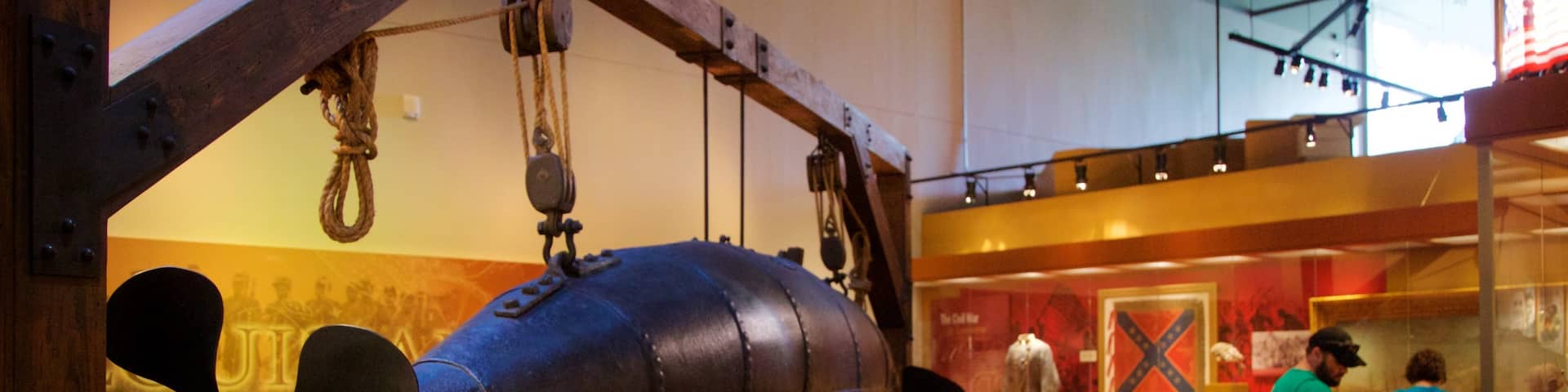 Capitol Park Museum montrant vues intérieures aussi bien que homme