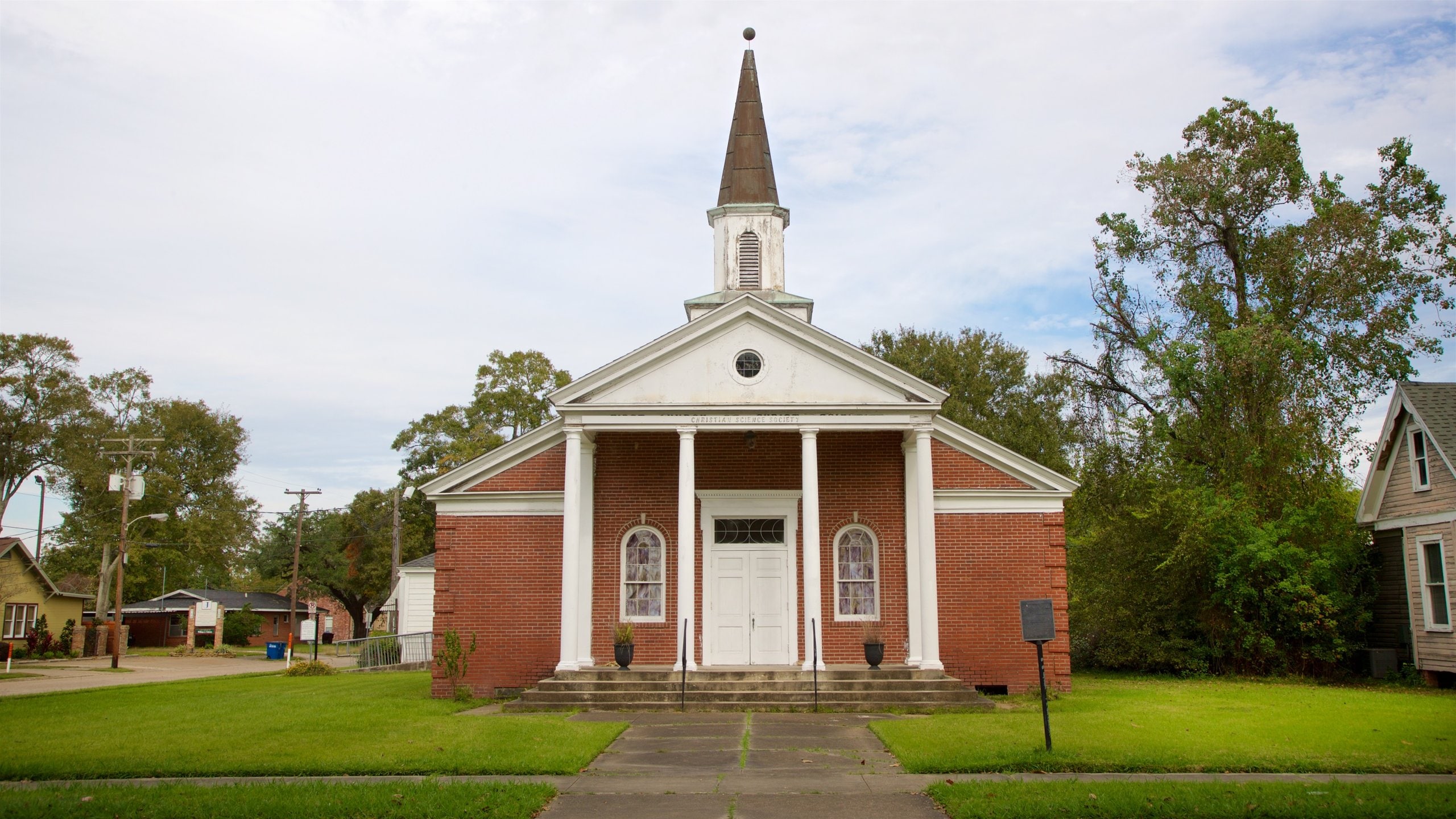 Lake Charles Historic District ofreciendo una iglesia o catedral